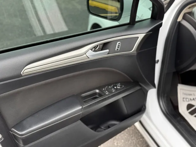 2018 Ford Fusion SE - Photo 28