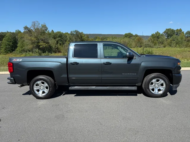 2017 Chevrolet Silverado 1500 LT Z71 photo 4