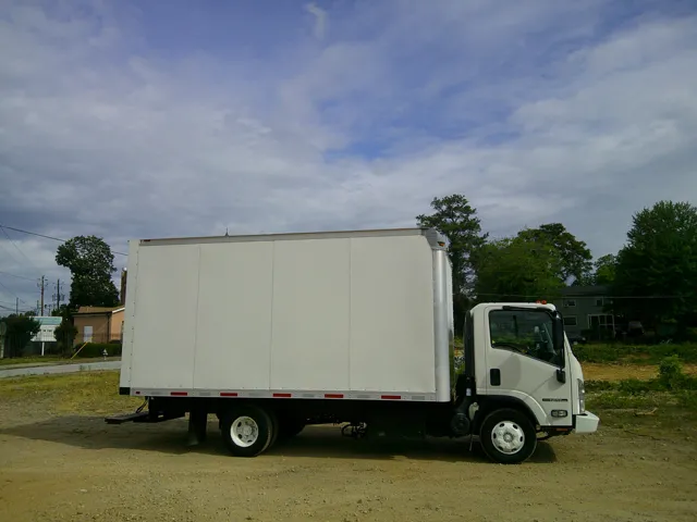 2017 Isuzu NPR HD - Photo 26
