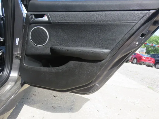 2009 Pontiac G8 Base - Photo 19
