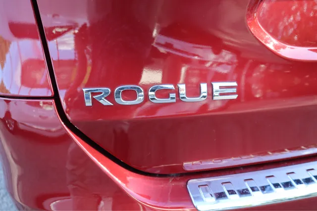 2016 Nissan Rogue SV AWD photo 10