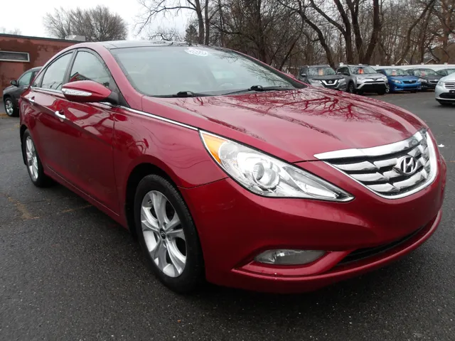 2012 Hyundai Sonata Limited photo 2