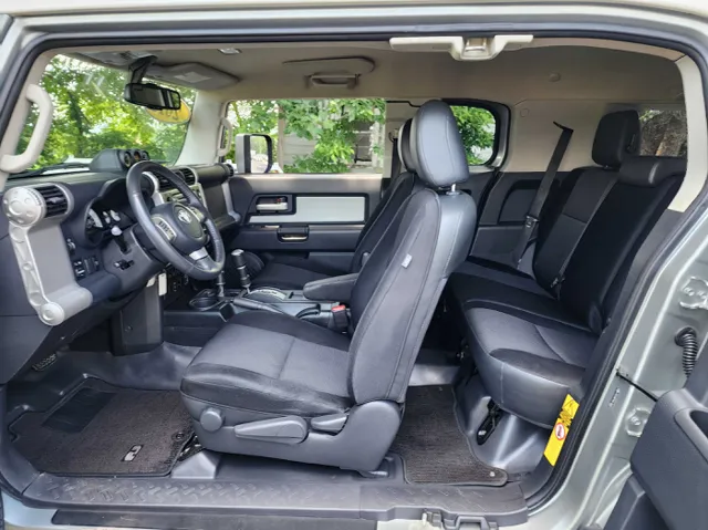2012 Toyota FJ Cruiser Base photo 12