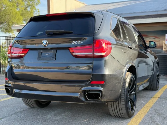 2015 BMW X5 xDrive50i - Photo 11