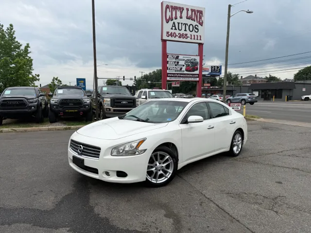 2010 Nissan Maxima's photo