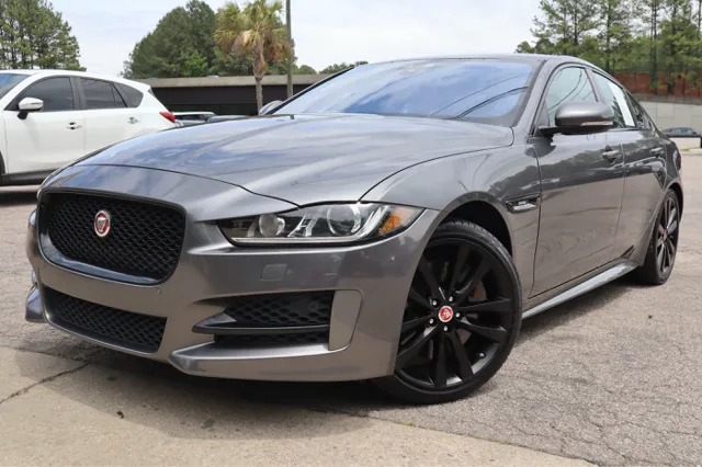 2017 Jaguar XE 35t R-Sport AWD's photo