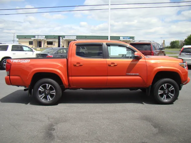 2017 Toyota Tacoma TRD Sport Double Cab 4x4 V6 Auto SB's photo