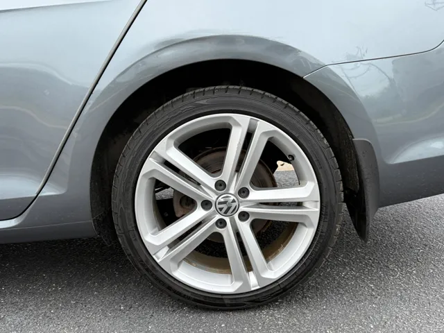 2017 Volkswagen Golf SportWagen 9