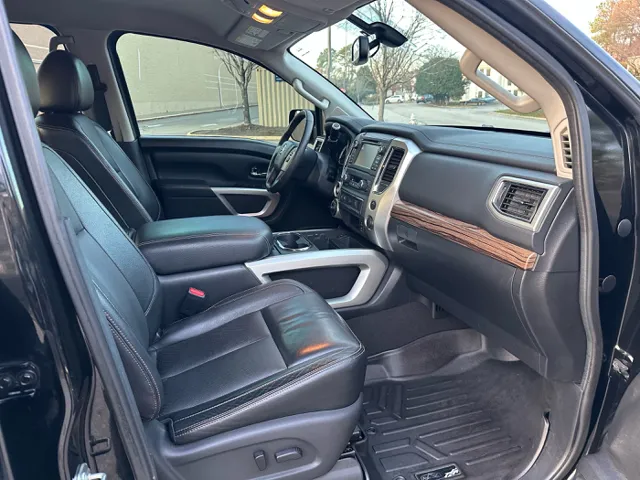 2017 Nissan Titan SL - Photo 13