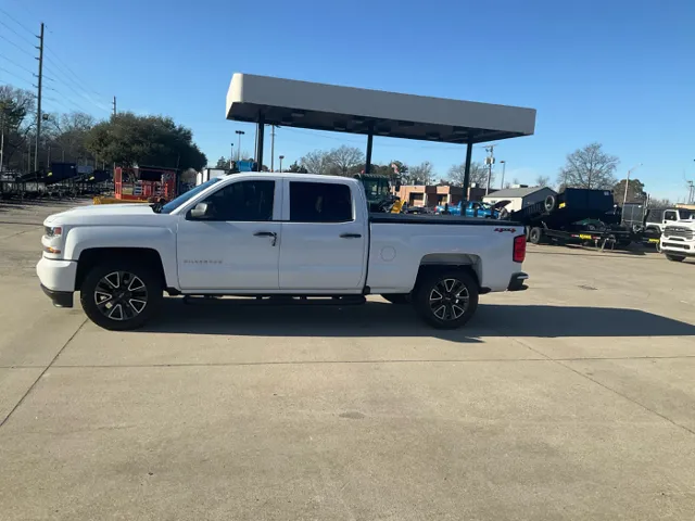 2018 Chevrolet Silverado Base's photo