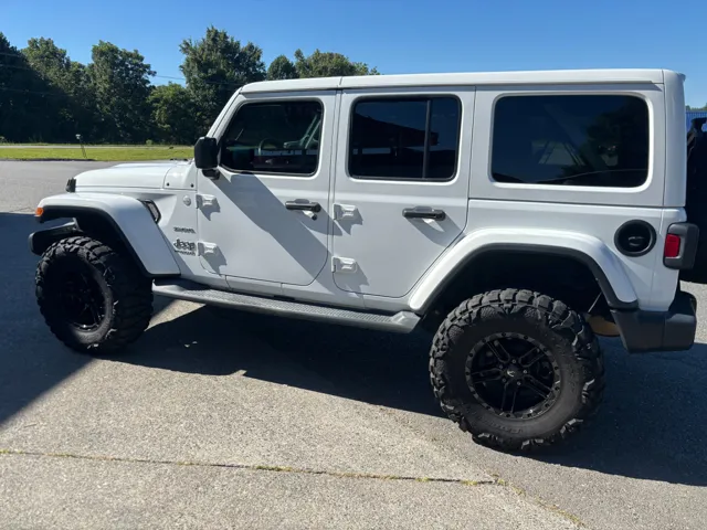 2018 Jeep Wrangler Unlimited Sahara photo 10