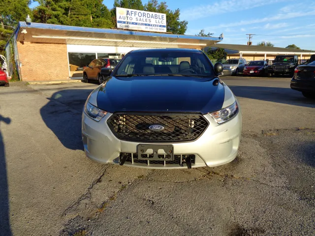 2017 Ford Taurus photo 2