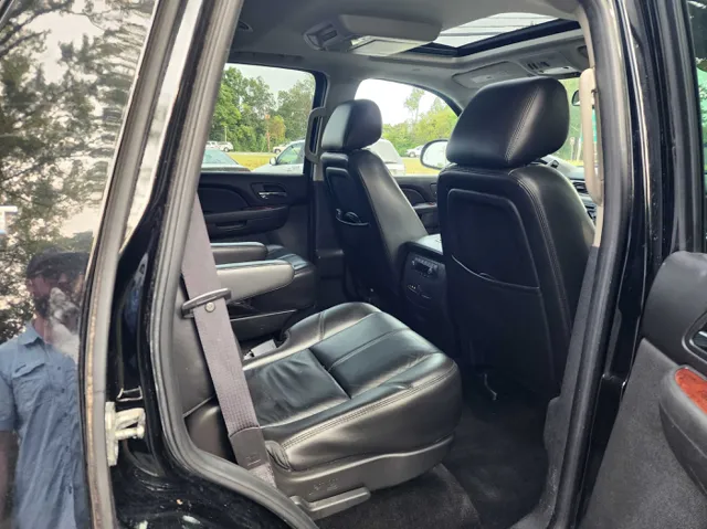 2011 Chevrolet Tahoe LT photo 18