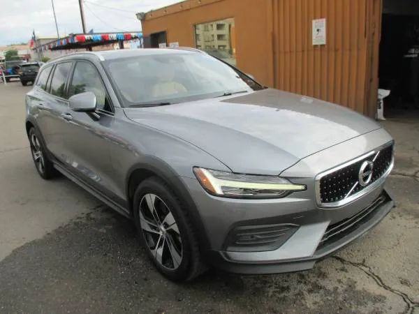 2020 Volvo V60 Cross Country
