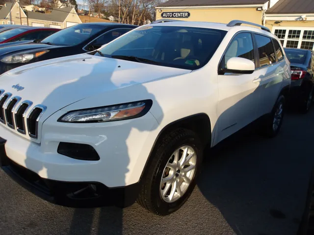 2016 Jeep Cherokee Latitude's photo