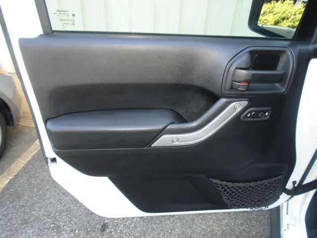 2015 Jeep Wrangler Unlimited Sahara - Photo 70