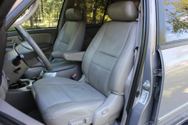 2001 Toyota Sequoia Limited - Photo 9