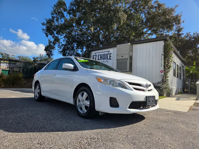 2011 Toyota Corolla LE's photo