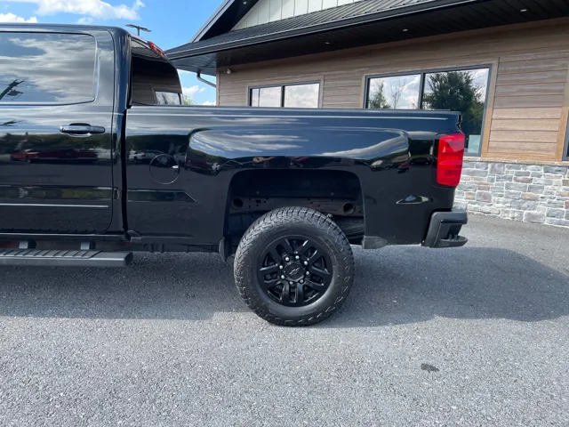2016 Chevrolet Silverado LT photo 4