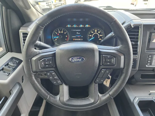 2015 Ford F-150 XLT photo 17