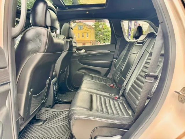 2018 Jeep Grand Cherokee Limited Sterling Edition - Photo 11