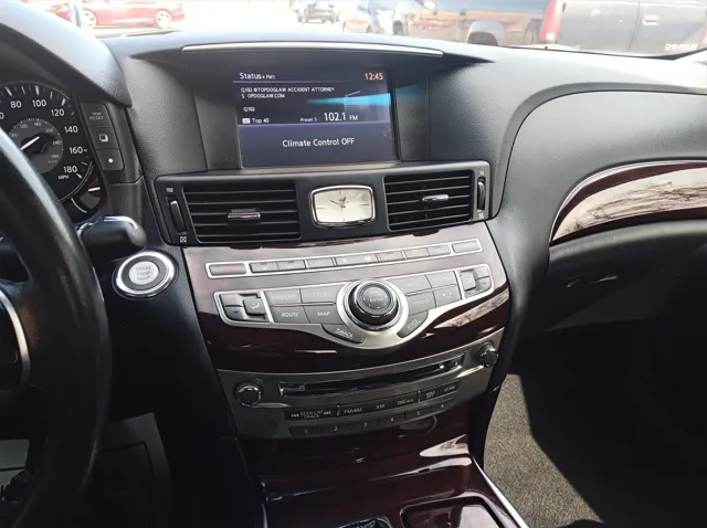 2015 INFINITI Q70 3.7 - Photo 8