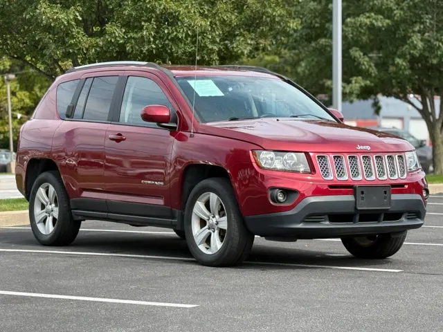 2017 Jeep Compass Latitude photo 3
