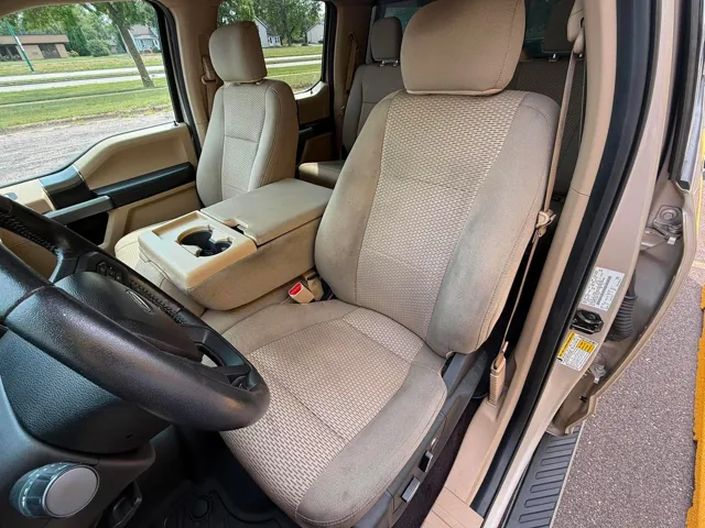 2017 Ford F-150 XLT - Photo 11