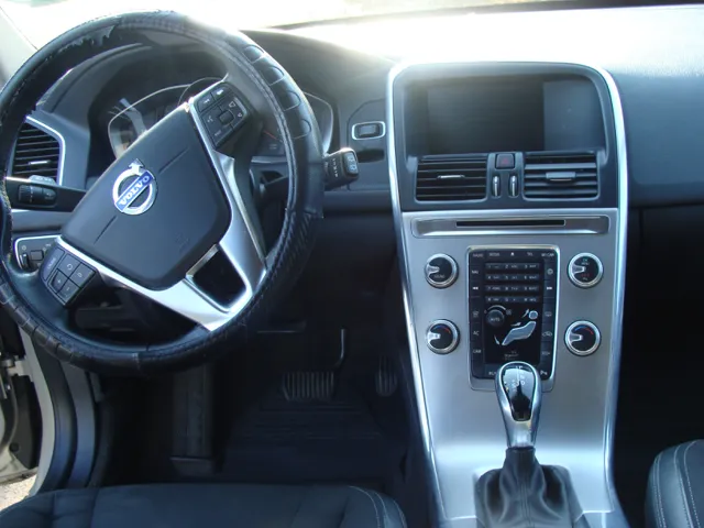 2017 Volvo XC60 T5 Dynamic - Photo 7