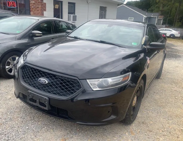 2016 Ford Taurus photo 2