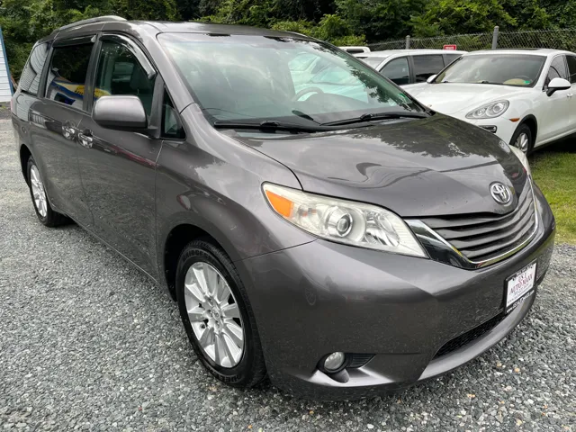 2011 Toyota Sienna XLE