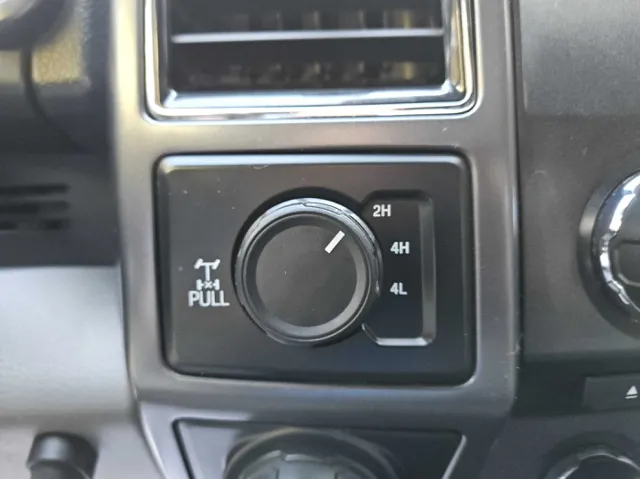 2017 Ford F-150 XLT photo 16