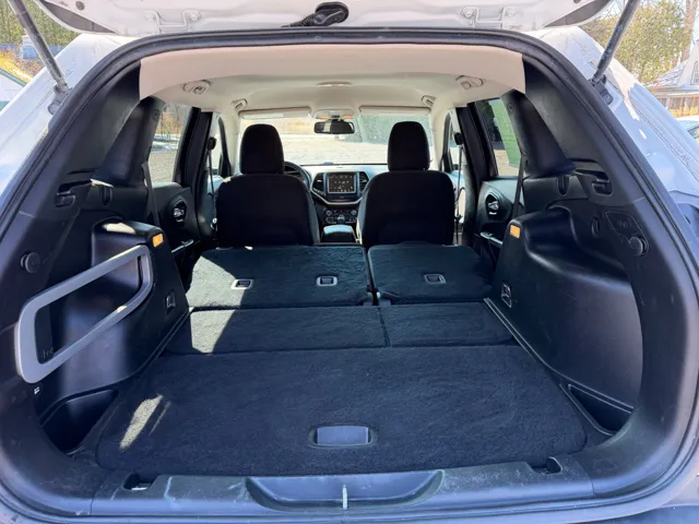 2016 Jeep Cherokee Altitude - Photo 12