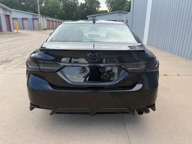 2021 Toyota Camry SE - Photo 10