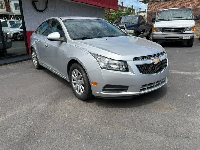 2011 Chevrolet Cruze 4-Door Sedan 1LT's photo