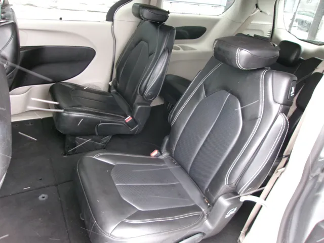 2021 Chrysler Voyager LXI - Photo 7