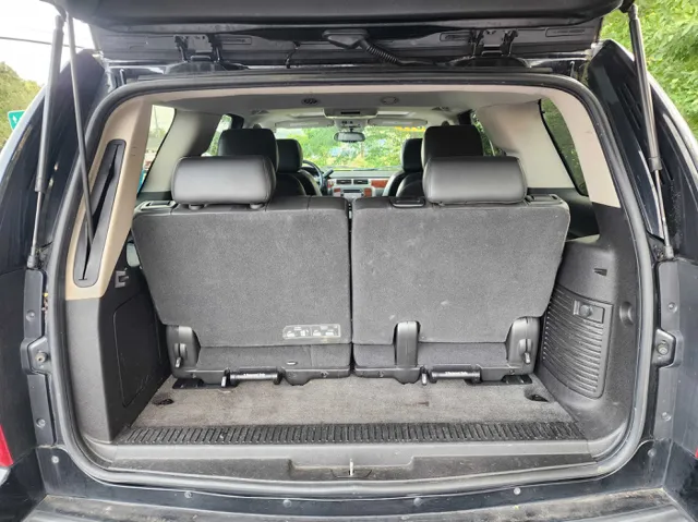 2011 Chevrolet Tahoe LT photo 17