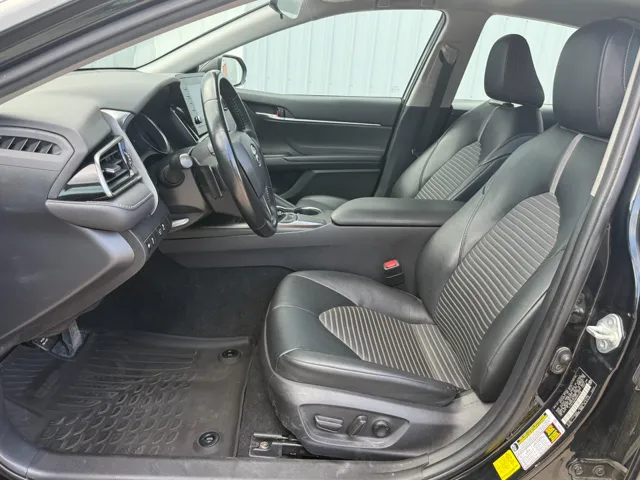 2021 Toyota Camry SE - Photo 11