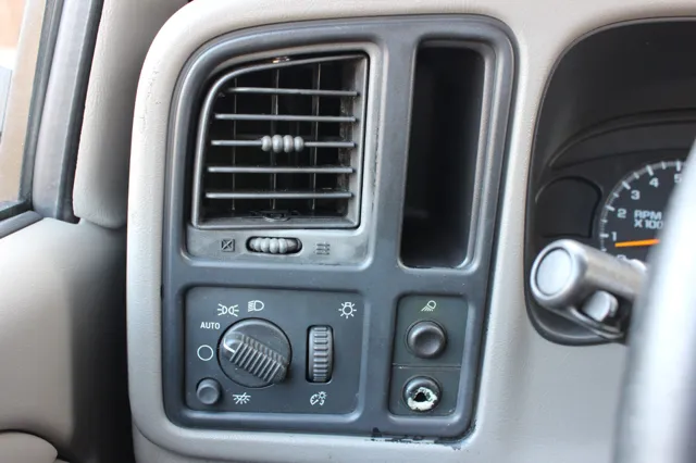 2005 GMC Sierra 2500HD - Photo 24