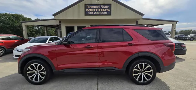 2020 Ford Explorer ST's photo