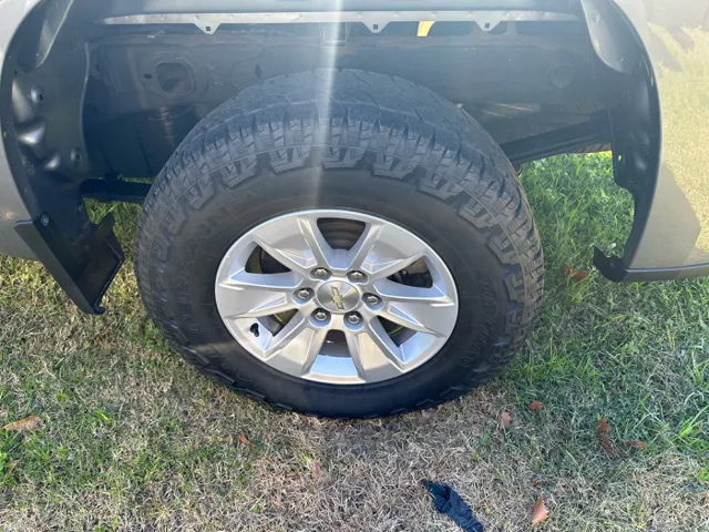 2020 Chevrolet Silverado 1500 LT - Photo 13