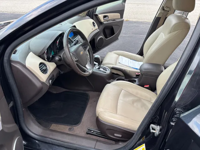 2011 Chevrolet Cruze LTZ - Photo 10
