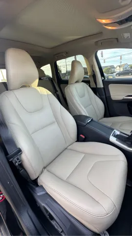 2016 Volvo XC60 Premier - Photo 10