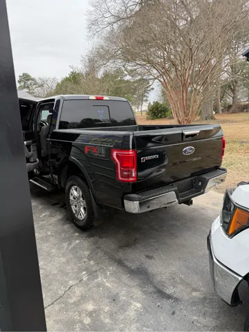 2017 Ford F-150 Lariat - Photo 6