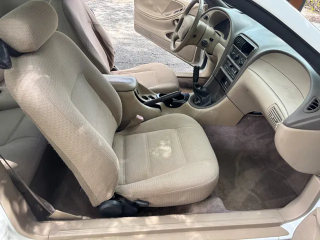 2000 Ford Mustang Base - Photo 15