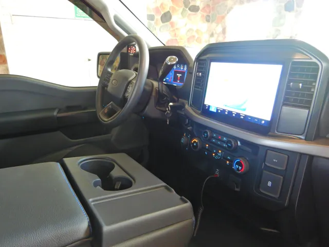 2025 Ford F-150 XL - Photo 18