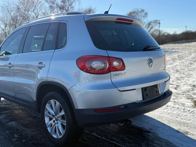 2010 Volkswagen Tiguan SEL - Photo 7