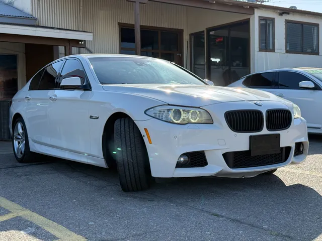 2012 BMW 5 Series 550i - Photo 13
