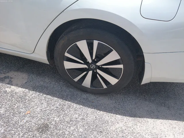 2020 Nissan Altima SL - Photo 9