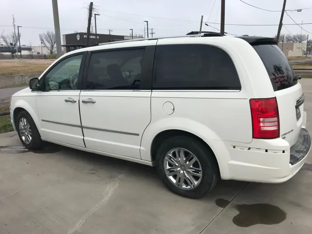2010 Chrysler Town & Country Limited